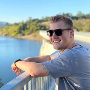 Meet your Posher, Zach